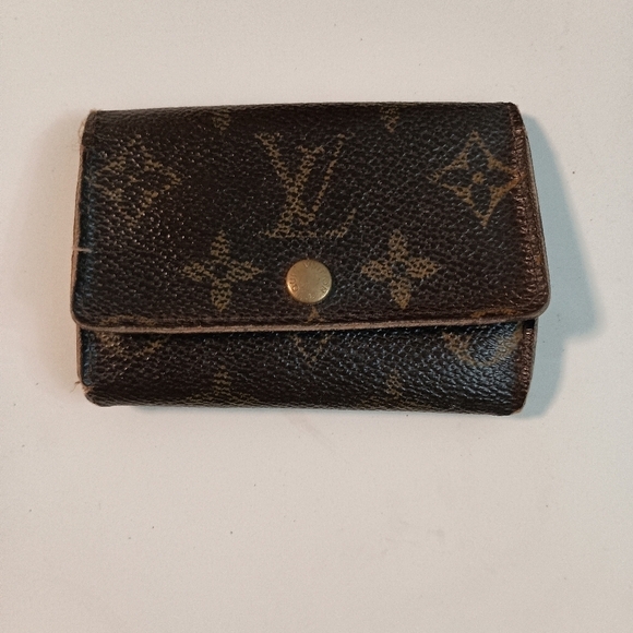 Louis Vuitton Accessories - Authentic LOUIS VUITTON Monogram Multicles 6 Key Case Brown As